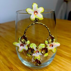 VTG Floral metal hoop earrings